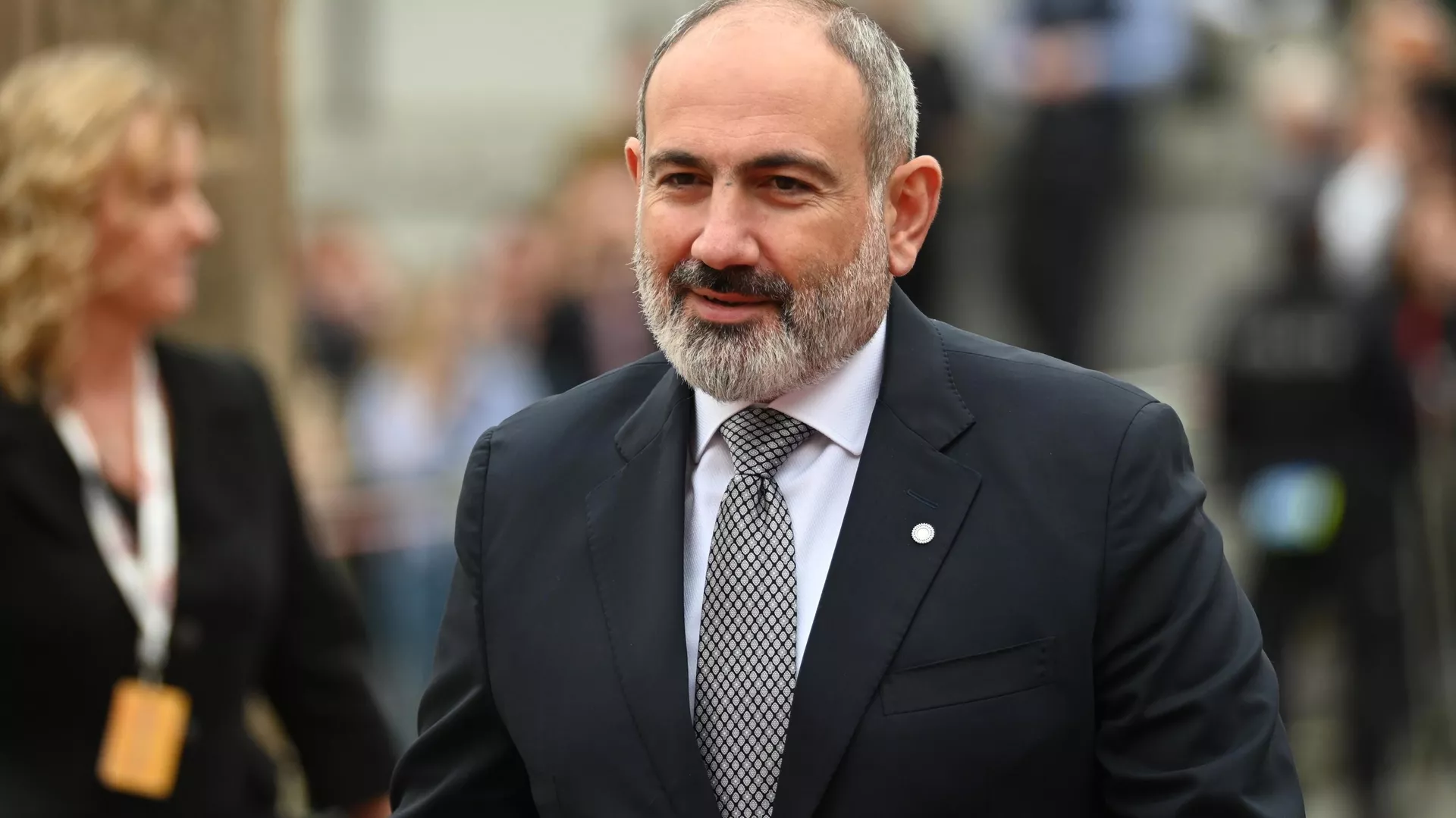 Paşinyan: Ordumuzu 1991 sınırına çekmeye hazırım