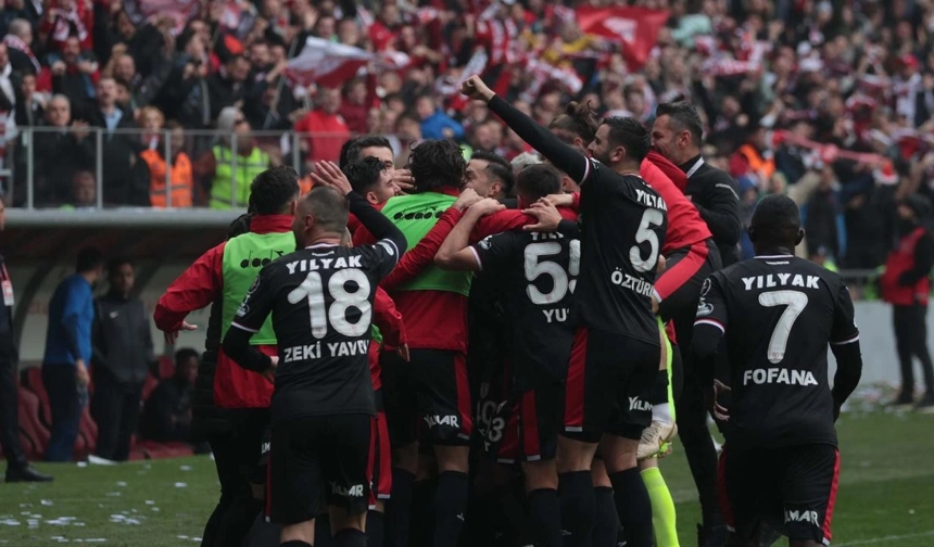 Samsunspor Süper Lig’e şampiyon olarak yükseldi