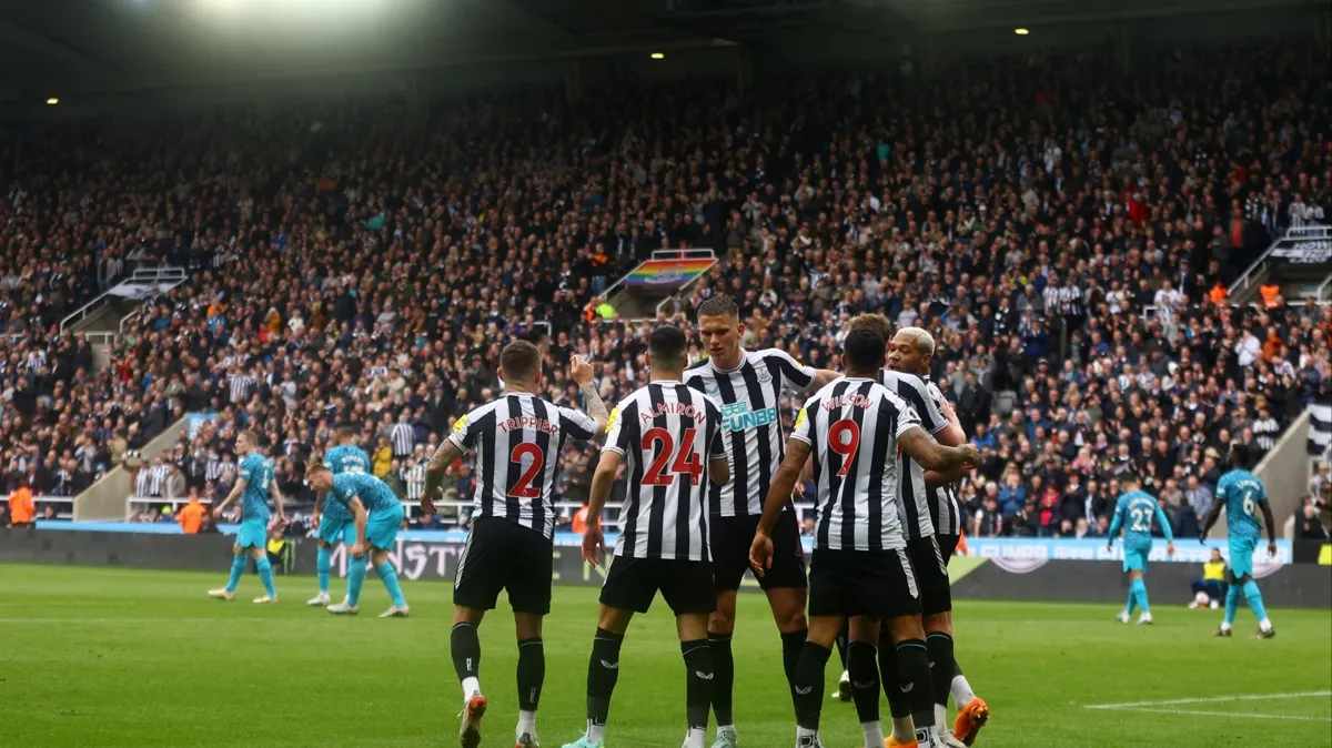 Newcastle United 3 puanı 6 golle aldı