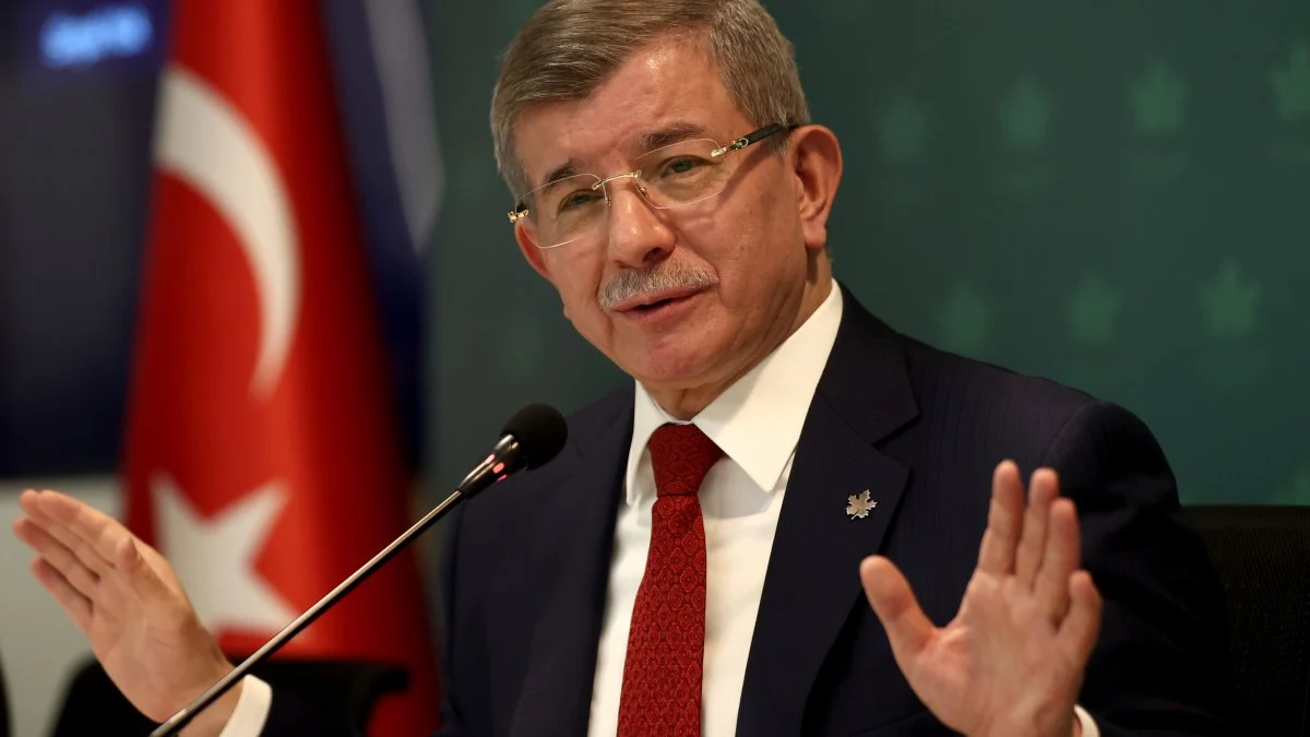 Davutoğlu : Tek bir hedefimiz var, bu seçimi kazanmak