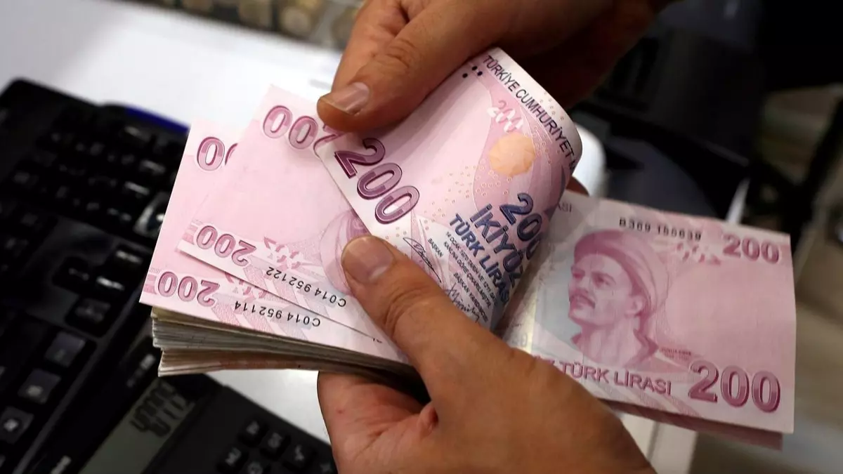 AK Parti’den asgari ücret, memur ve emekli maaşlarına zam açıklaması