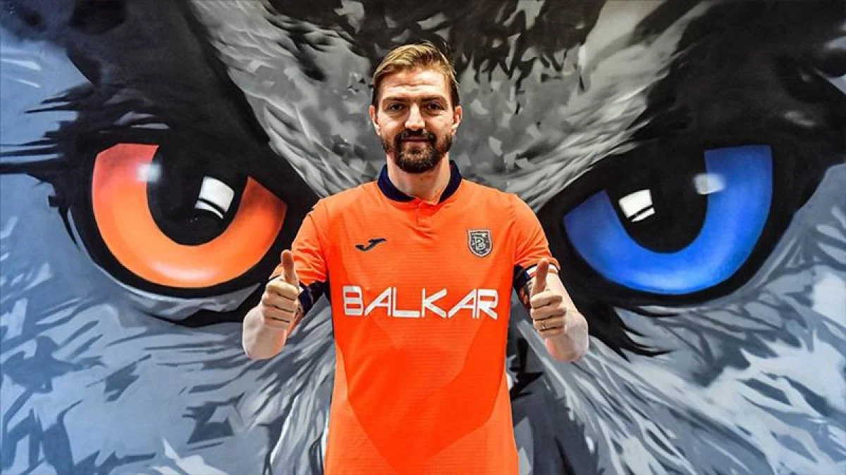 Başakşehir Caner Erkin ile yollarını ayırdı