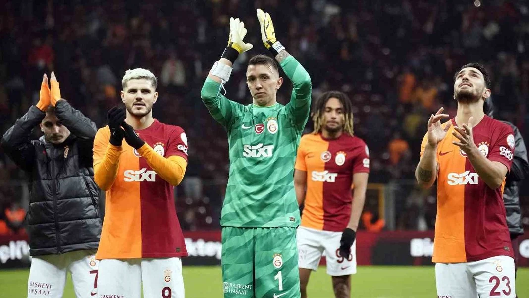 Galatasaray, Fenerbahçe’nin rekoru kırdı
