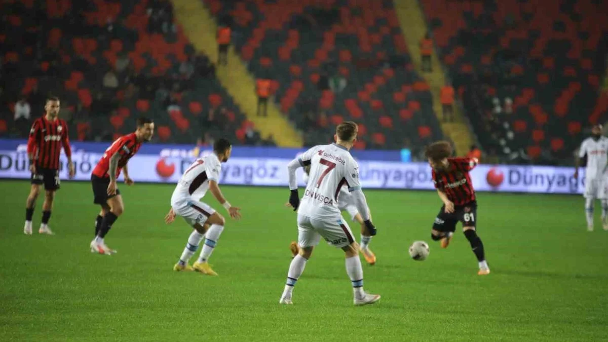 Trabzonspor deplasmanda farklı kazandı