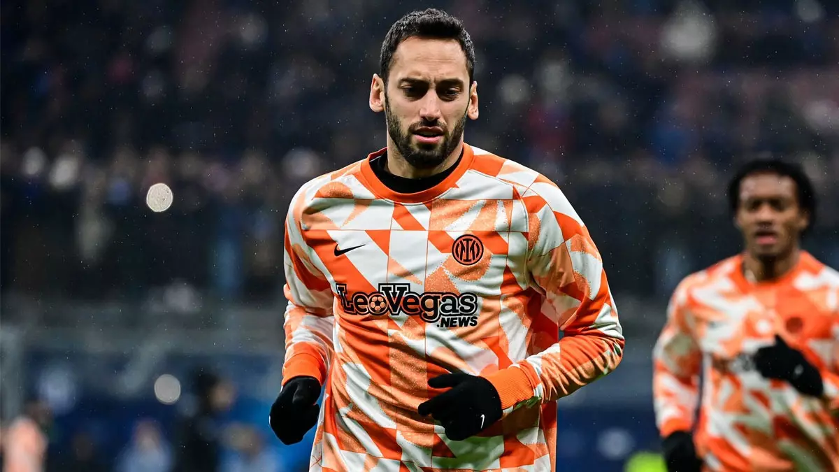 Hakan Çalhanoğlu’na kötü haber!