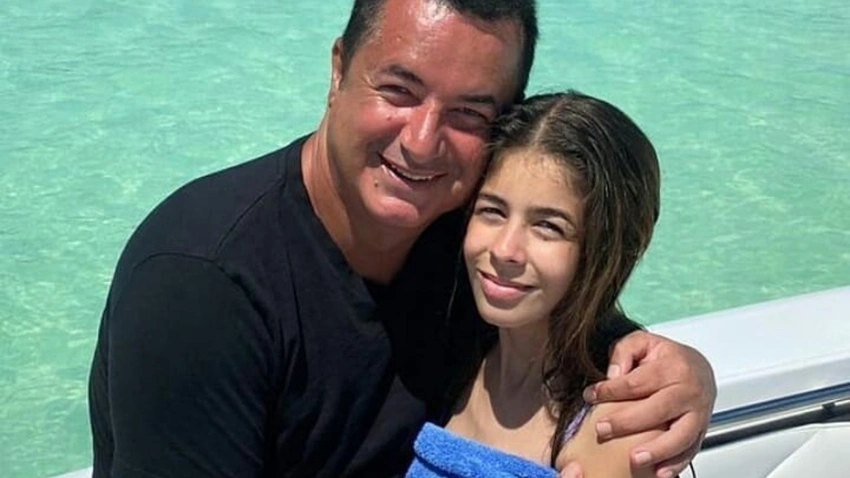 Yasemin Ilıcalı’dan cesur poz!