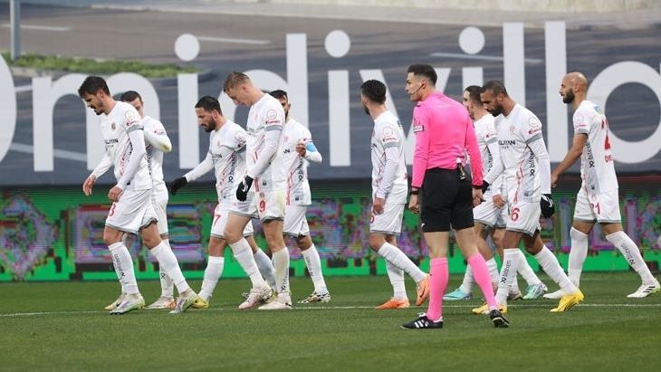 Sergen Yalçın, Antalyaspor’un başında ilk galibiyetini aldı