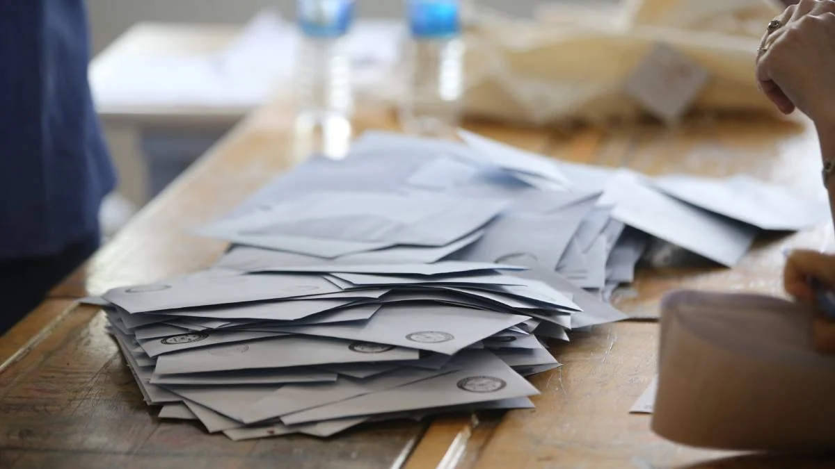 7 bölgede seçimler yenilendi