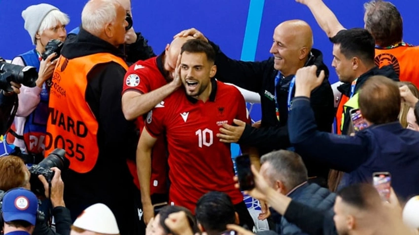 İtalya-Arnavutluk maçında 23. saniyede gol geldi