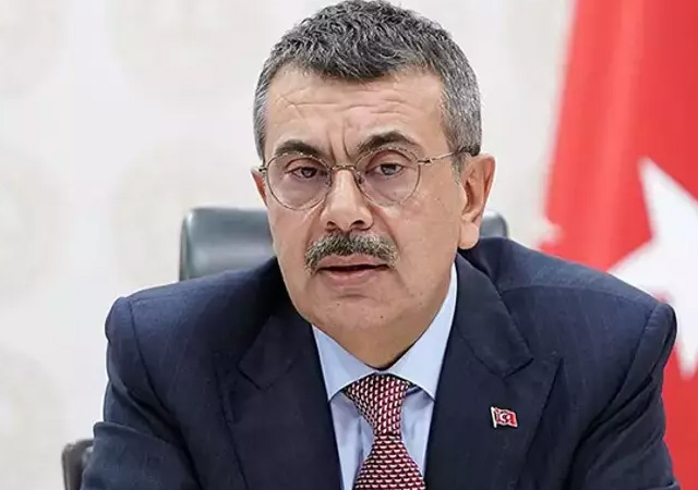 Bakan Tekin’den CHP’nin oturma eylemine sert tepki