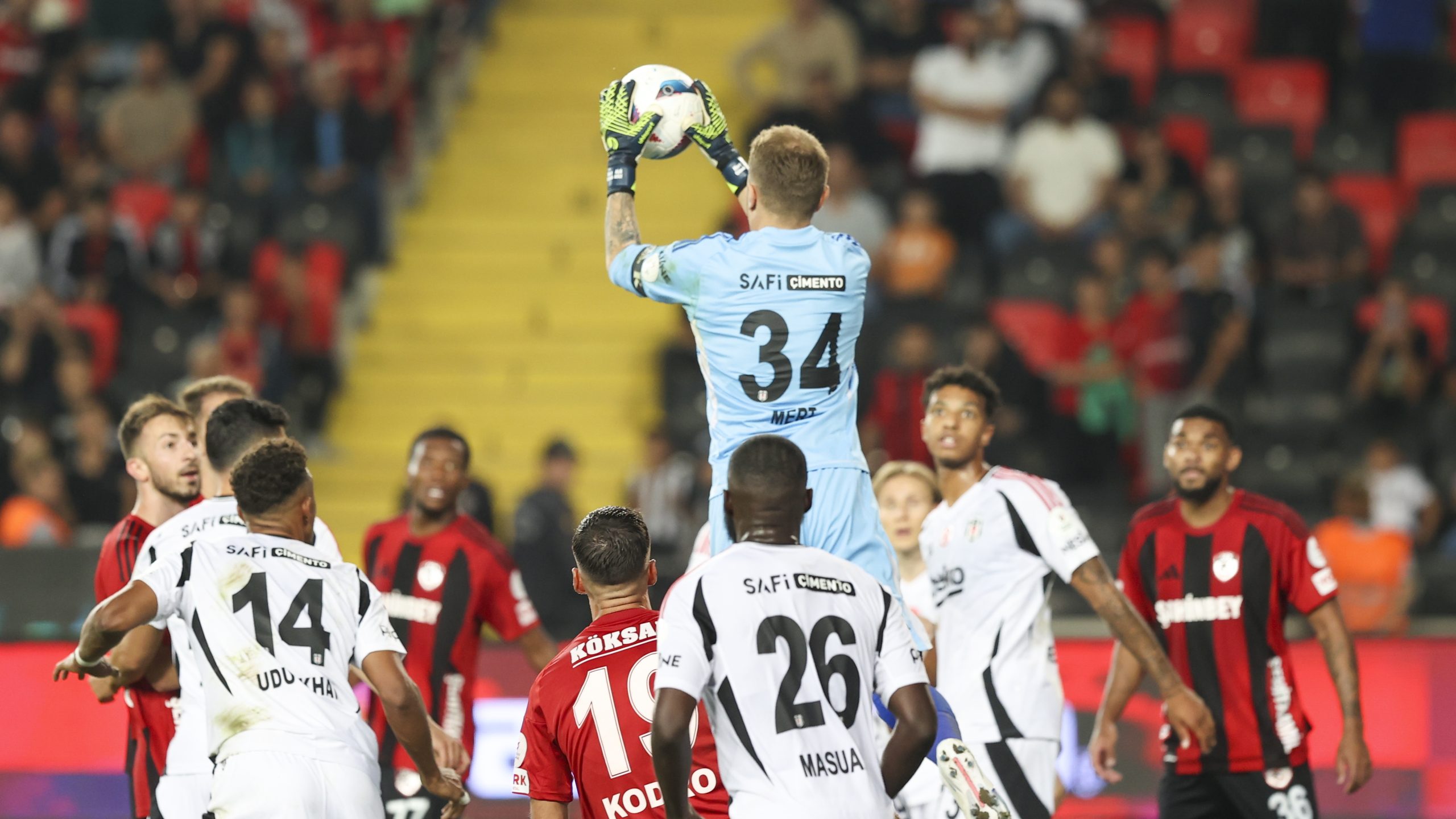 Beşiktaş’tan Mert Günok açıklaması