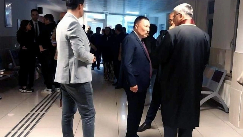 Eski Belediye Başkanına rüşvetten hapis cezası