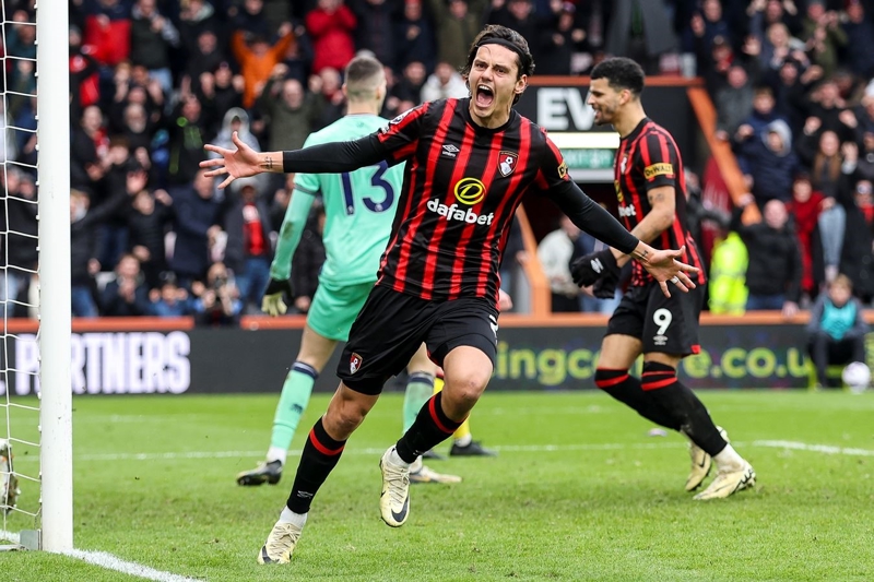 Enes Ünal Premier Lig’e alışamadı