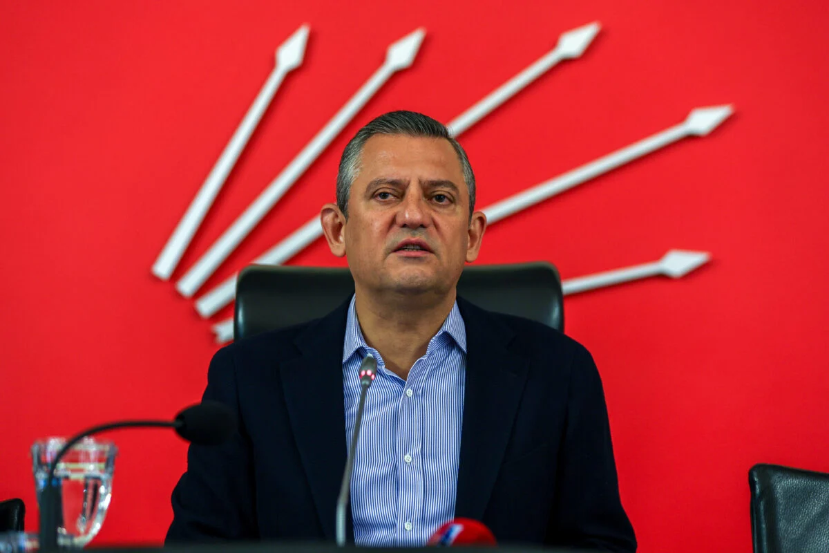 Özgür Özel parti içi tartışmalara noktayı koydu