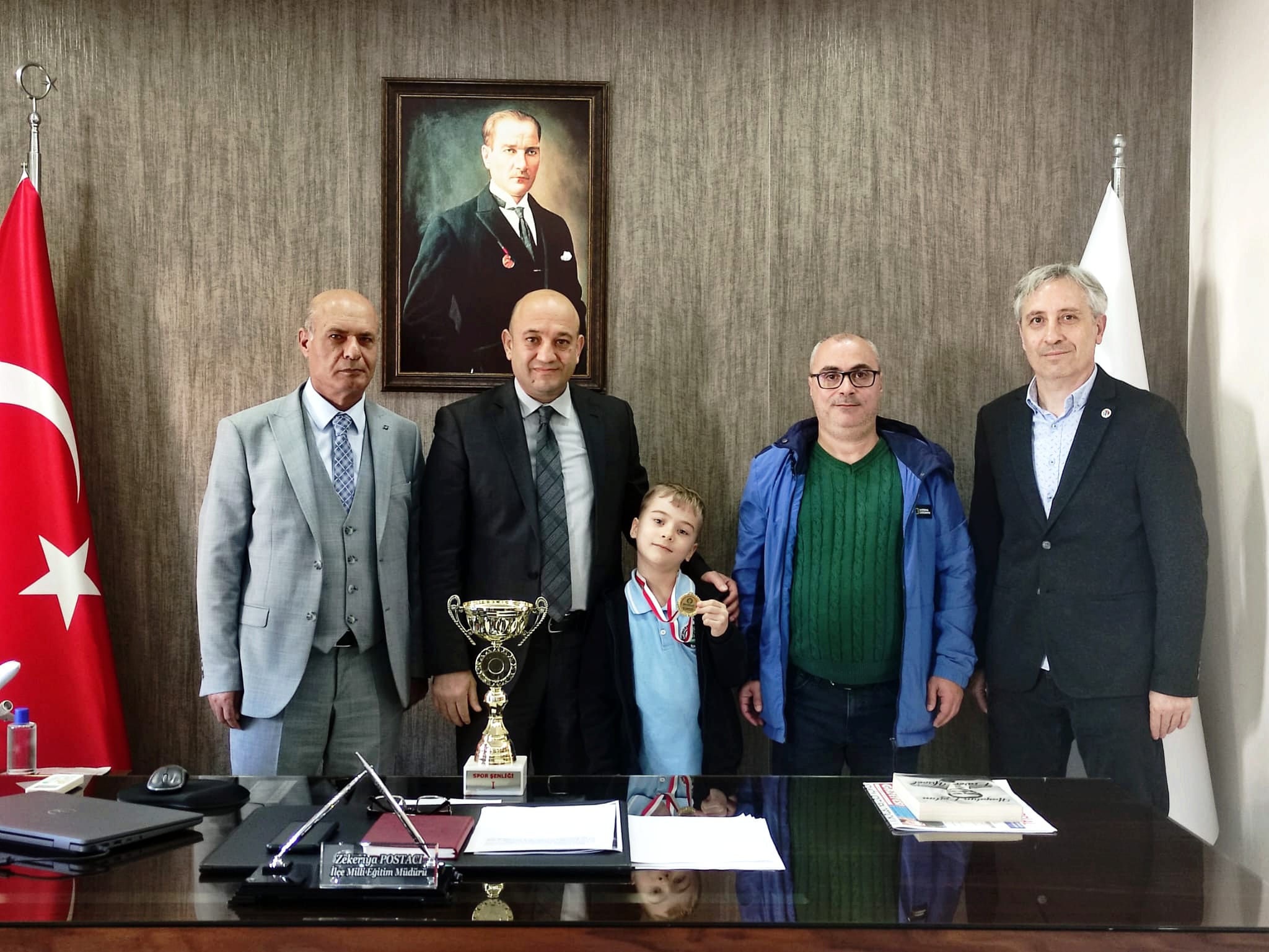 Satranç Şampiyonu Beylikdüzü Büyükşehir İlkokulundan