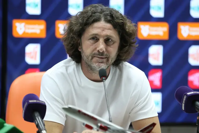  Fatih Tekke, görevinden istifa etti