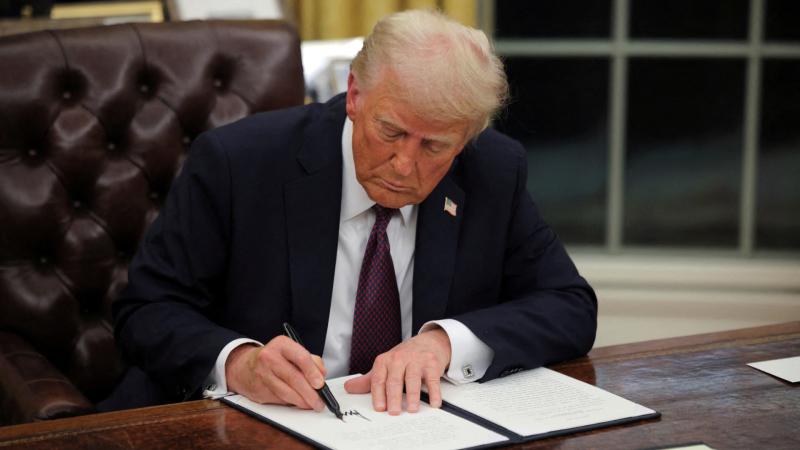 Trump, 19 yaş altı cinsiyet değiştirme desteklerini durdurdu