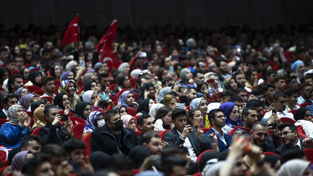 Türkiye Gençlik Araştırması Raporu Yayımlandı