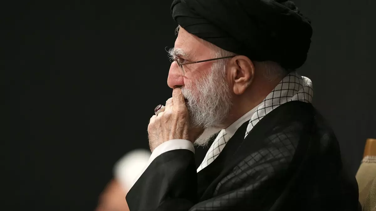 Hamaney sığınağından çıktı