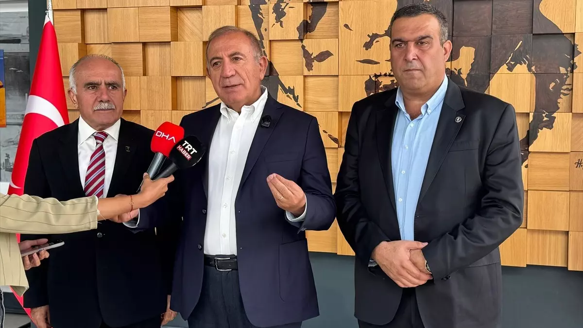 Gürsel Tekin’den CHP’nin banka hesaplarına erişim izni talebi