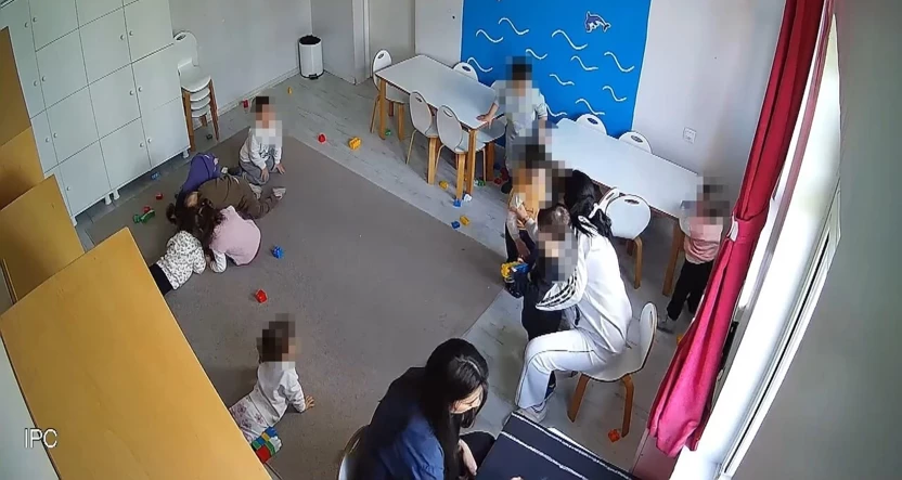 Öğretmenler oyun oynayan çocukları darp etti