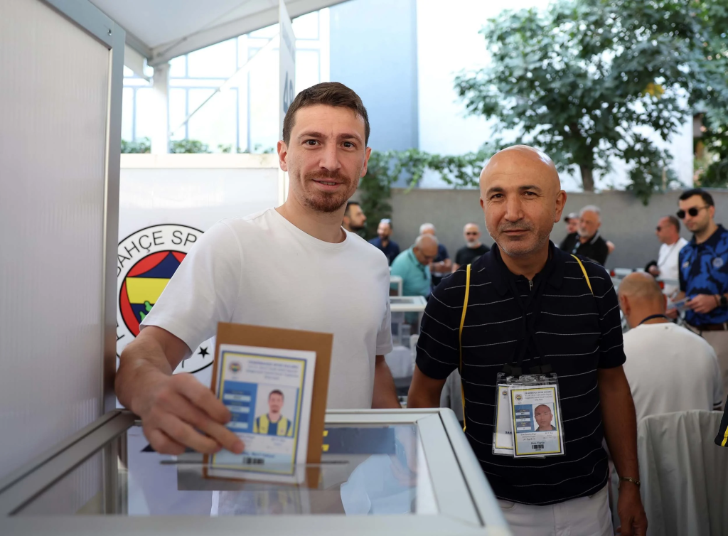 Fenerbahçeli futbolcu hakkında şok sözler!