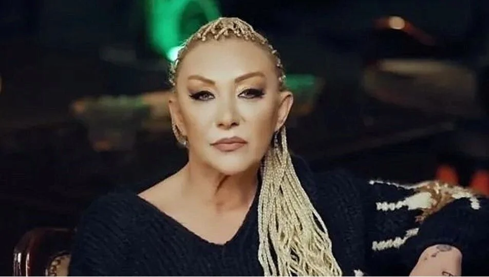 Şarkıcı Güllü hayatını kaybetti