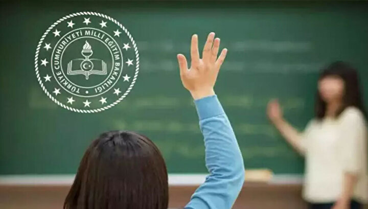 Öğretmenler alan değiştiriyor ama memur öğretmenler öğretmenliğe geçemiyor.