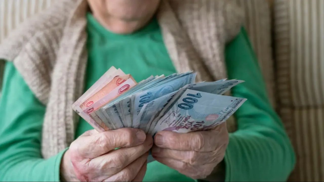 Nafaka alanlar da 65 yaş aylığından yararlanacak 