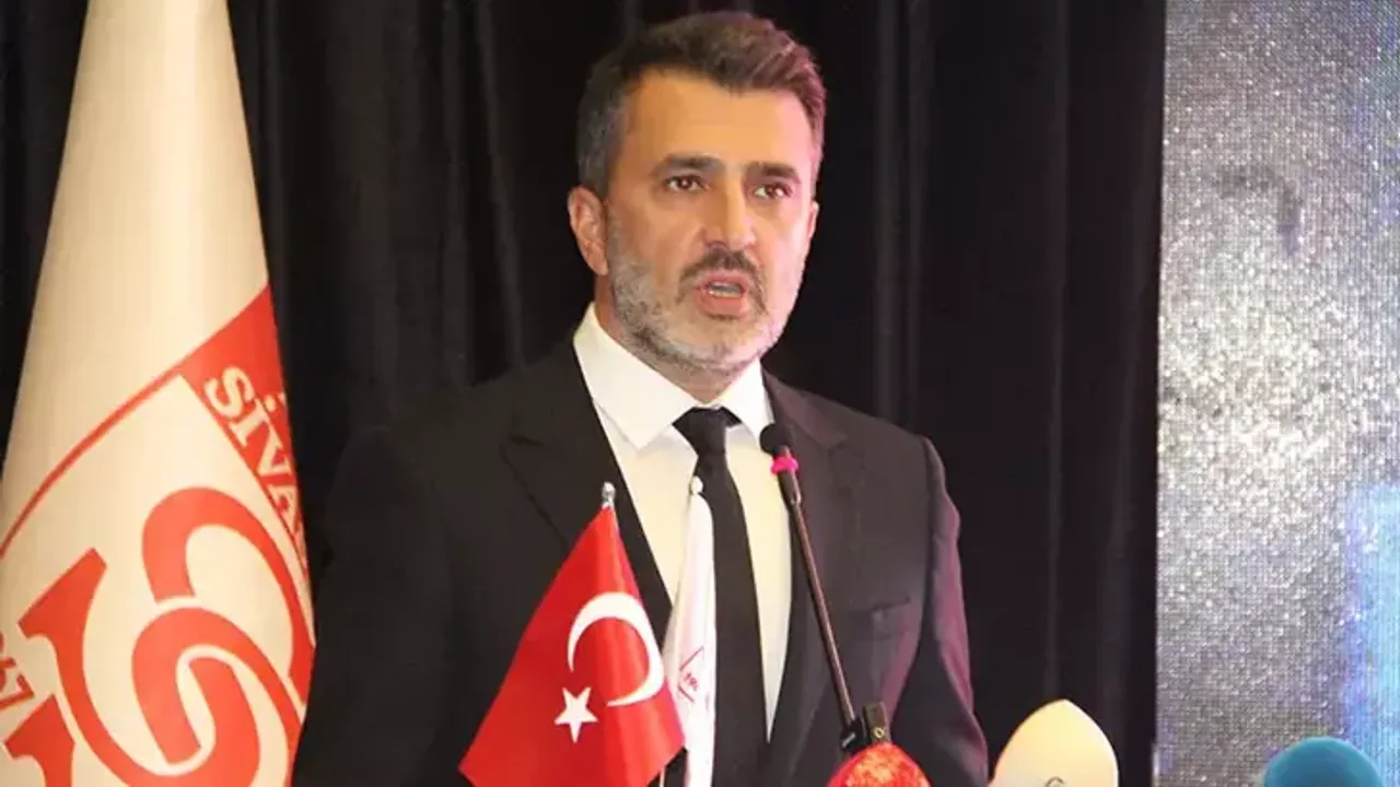 Sivasspor başkanı görevinden istifa etti