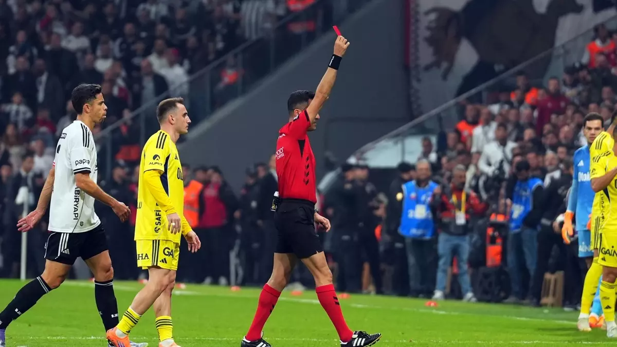 İşte derbideki kırmızı kart kararının perde arkası