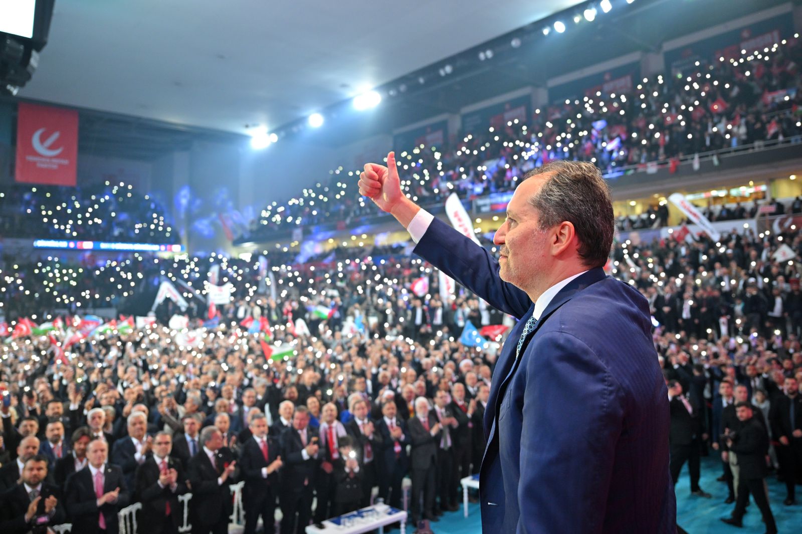 Fatih Erbakan’a delegelerden tam destek