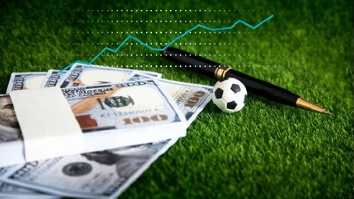 Futbolda tarihi harcama!