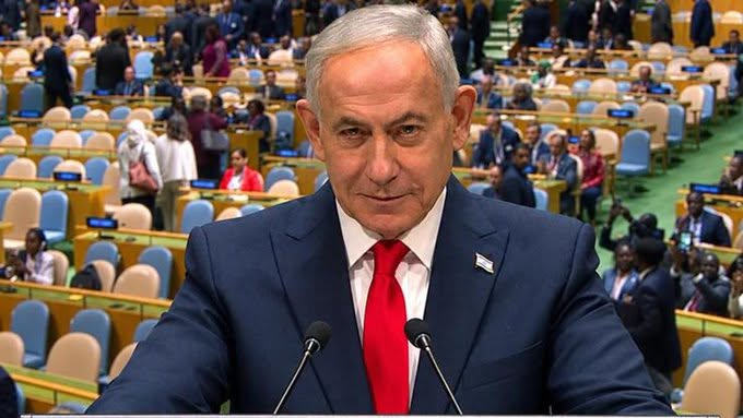 Katil Netanyahu boş salona konuştu