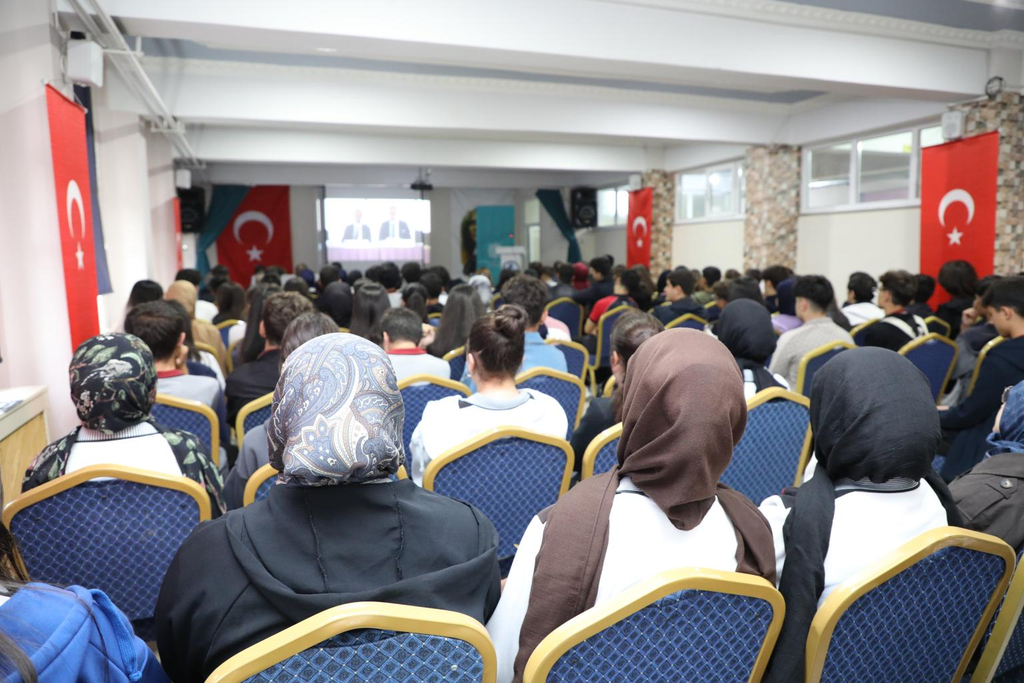 Usturlap Projesi Bitlis ve Tatvan’da Öğrencilerle Buluştu